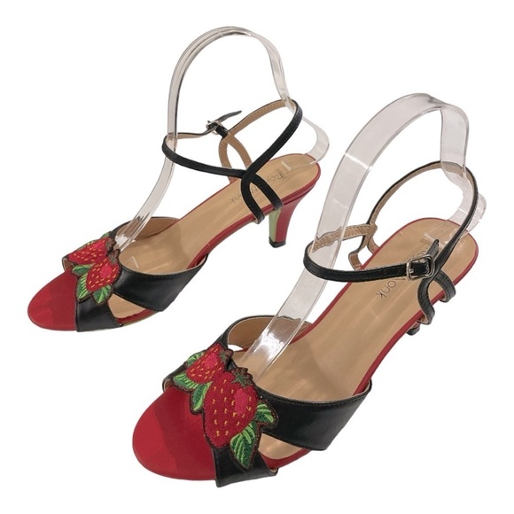 ModCloth Royal Monk
Strawberry Heels Size 5 - Picture 1 of 8
